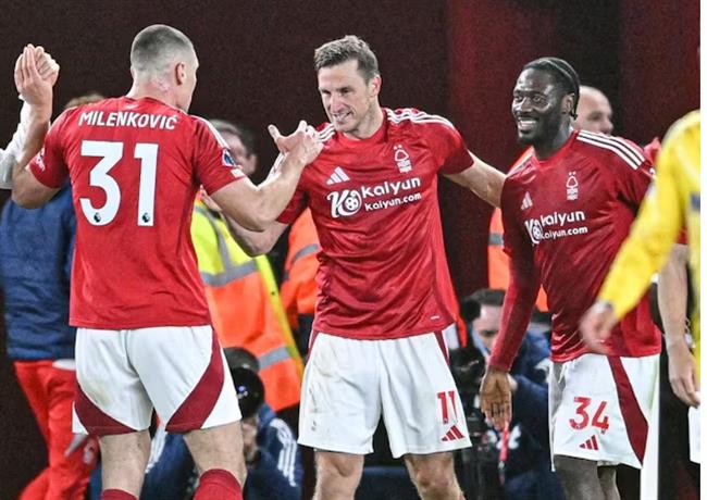 Nottingham Forest vs West Ham Cuộc Đụng Độ Căng Thẳng Giữa Hai Đội Bóng Đang Trỗi Dậy